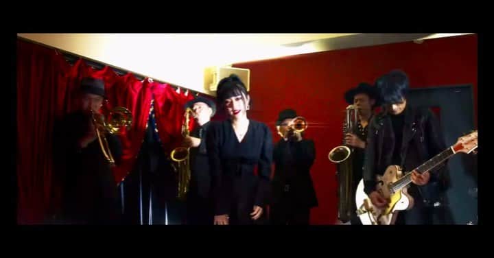 のインスタグラム：「【勝手にしやがれホーンズ参加】  何故ナツミさんの新曲『何故猫になる』のMVが公開されました。 勝手にしやがれホーンズも出演していますので是非ご覧ください。  youtu.be/SU5s6G7kwb4  #何故ナツミ　#勝手にしやがれ　#勝手ホーンズ」