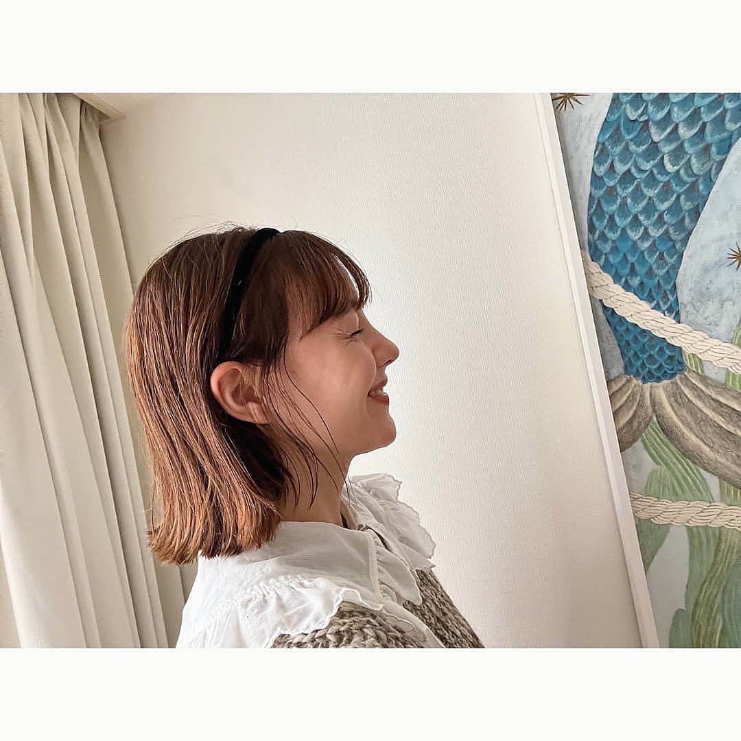 トリンドル玲奈さんのインスタグラム写真 - (トリンドル玲奈Instagram)「1枚目みたいにアレンジしても良し、 おろしても良し、 カチューシャしても良し💕  @kenichiforsenseofhumour さんのカットはどの角度から見ても、美しい!という事をお伝えしたく、 真下からも撮ってみました💁笑」12月11日 21時27分 - toritori0123