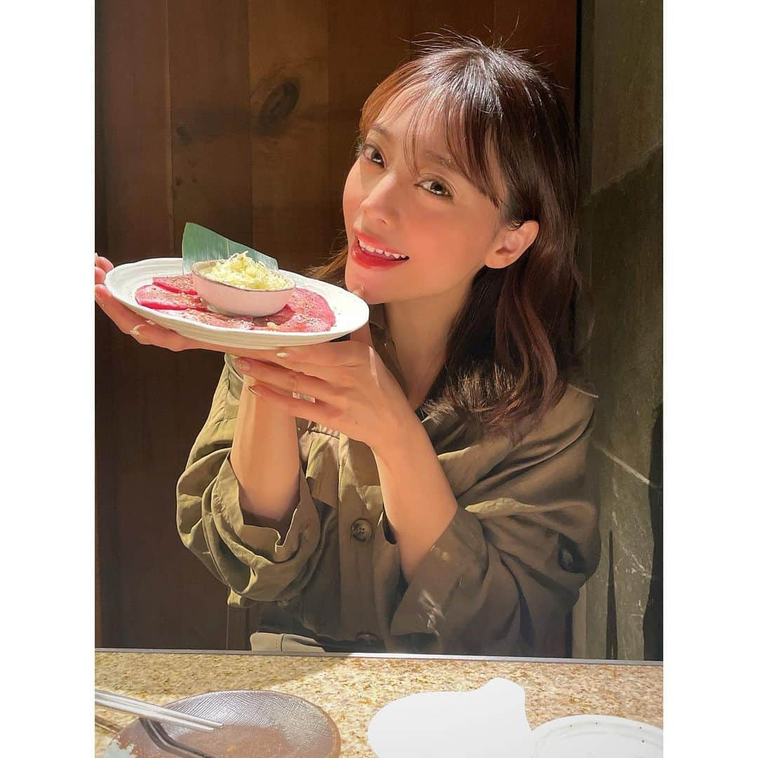 石川あんなさんのインスタグラム写真 - (石川あんなInstagram)「ひさしぶりのタン！！🐮  鍼直後なんだけど、フェイスラインめっちゃスッキリして見える☺️ いいかんじぃ😚  #壁と服の色 #どうかしてるぜ   #japanesegirl  #asiangirls #selfie #girlsday #portrait #日本 #焼肉 #fff #f4f #맞팔　#팔로우미　#인친　#网红 #回复 #加朋友」12月11日 15時50分 - anna_iskw