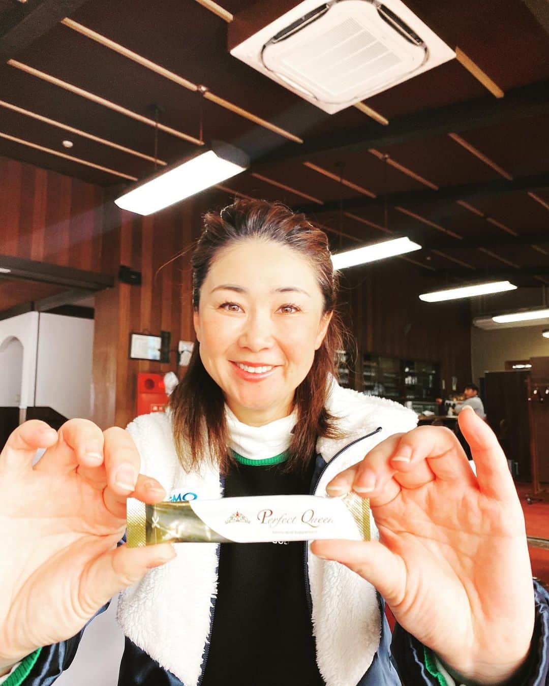 古閑美保のインスタグラム：「寒い日でも身体ぽかぽか  #パーフェクトクイーン #サプリ #スッポン #免疫力 #健康 #元気 #PR https://lp.bestenergy.jp/s2_pq_hc3_200_fvb01」