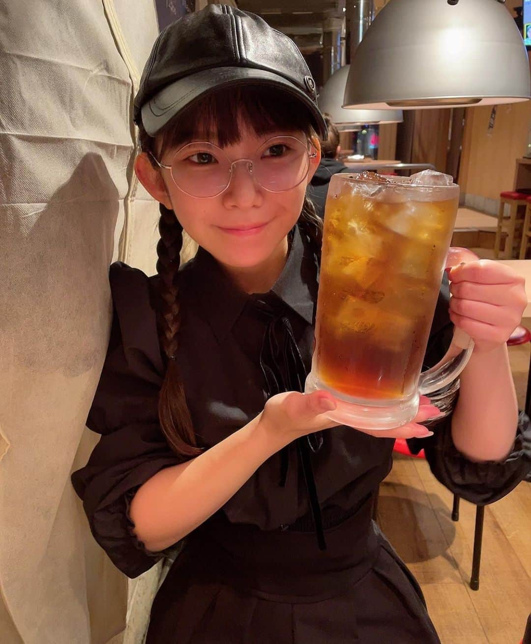 長澤茉里奈さんのインスタグラム写真 - (長澤茉里奈Instagram)「メガジョッキ！！！！！ #最近酒飲み投稿ばかりやな #メガジョッキ #ウーロンハイ #今日は休肝日」12月11日 18時01分 - marinanagasawa1008