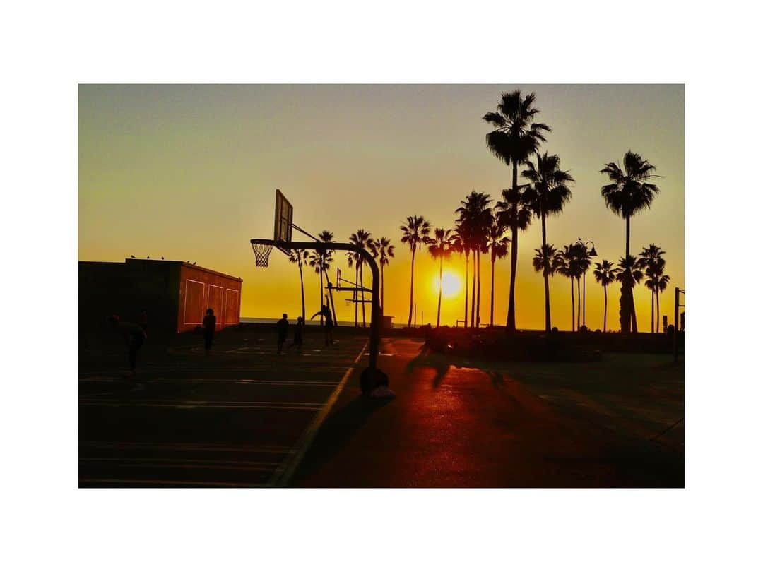 大野拓朗さんのインスタグラム写真 - (大野拓朗Instagram)「Took a lot of pictures with the #canon #eosm5 #venicebeach #sunset」12月11日 19時11分 - takuro.ohno