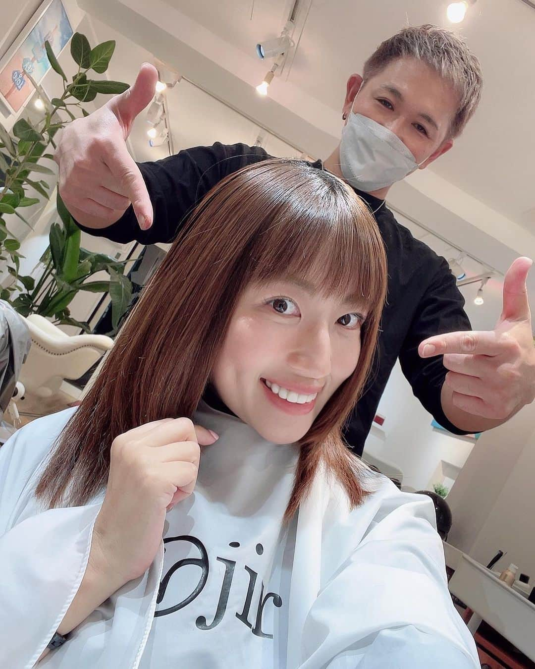 庄司ゆうこさんのインスタグラム写真 - (庄司ゆうこInstagram)「ストレートかけたのでサラサラヘアー✨ 長さはあまり変えず量だけ減らし軽くしてもらいました☺️ @jir.nobujiro のぶさんいつもありがとうございます😊✨ そして最近夜は鍋ばかりで大好きな @oni_usu おにうすのラムしゃぶにハマってます❣️好き過ぎてもう何回も注文しています🥺 皆さんは何鍋が好きですか〜？🥰 #ストレート#ストレートヘアー#サラサラヘアー #美容院#南青山#ラムしゃぶ#おにうす#鍋#鍋料理#冬は鍋に限る」12月11日 19時44分 - yuko.shoji