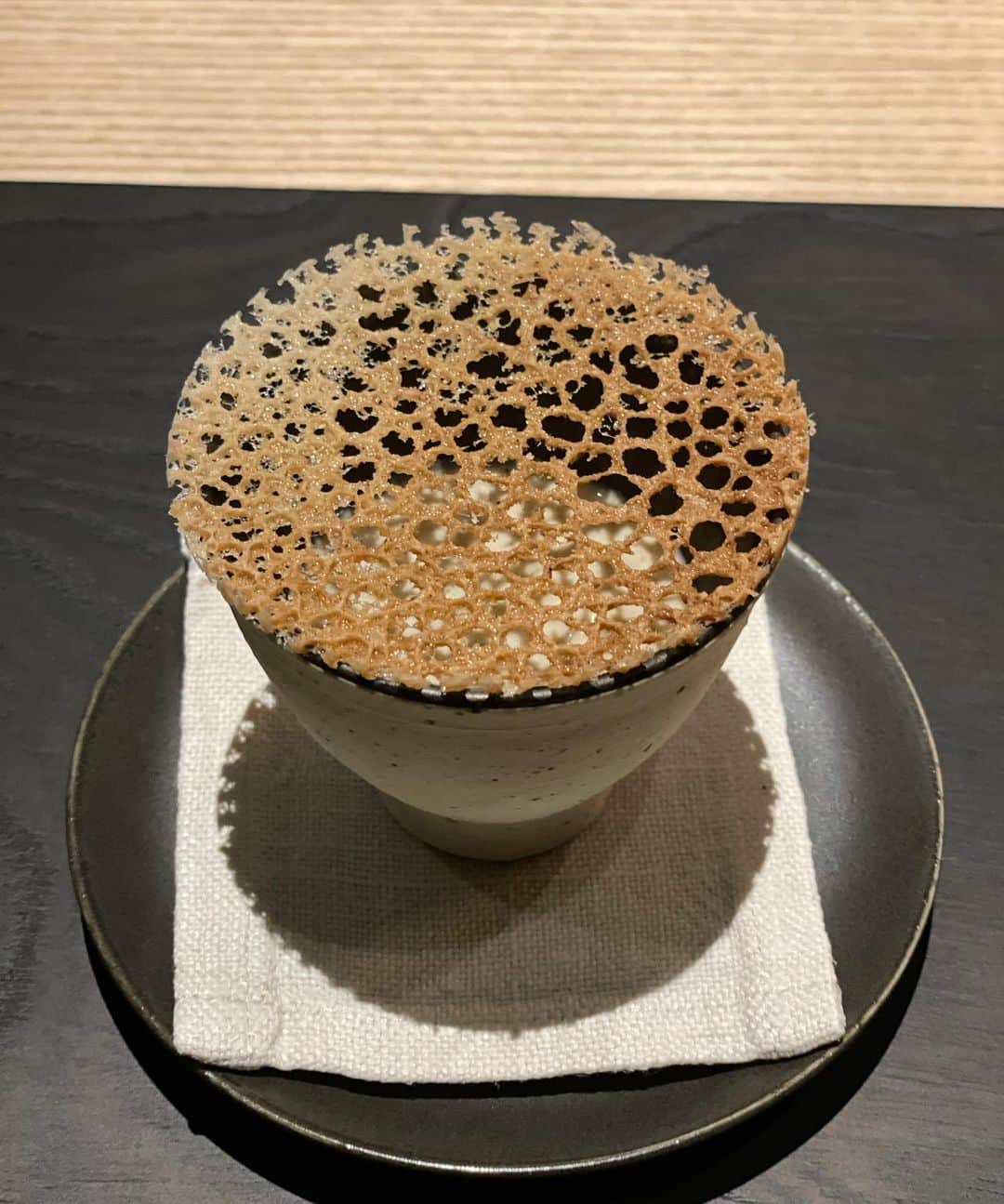 坂村かおるさんのインスタグラム写真 - (坂村かおるInstagram)「・ ディナーは洋食を選びました。 ・  アマン京都にはふたつのダイニングがあります。 緑が美しい森の庭を一望する「ザ・リビング パビリオン by アマン」では、「Land to Table」をコンセプトに京都近郊の食材を基調とする料理ご堪能いただけます。 ・ また、荘厳な石門の外側に位置する日本料理「鷹庵」では、総料理長おまかせのテイスティングメニューを楽しめるそうです。 ・ ご宿泊以外のお客さまにもご利用いただけるので、是非☺️ ・ ・ ゆっくりとした時間で、料理だけを愉しむ、そんなひと時‥ ・ ・  いつも「いいね♡」を頂きありがとうございます。 皆様のお言葉に励まされています☺️☺️  #美ST #美魔女 #team美魔女 #クィーンオブ美魔女 #国民的美魔女コンテスト #坂村かおる #トータルビューティーアドバイザー #美しく老いる #美容好きと繋がりたい #コスメ好きと繋がりたい #ファッション好きと繋がりたい #今日のコーデ #お洋服好きと繋がりたい #美魔女が変わる #美意識高い人と繋がりたい #トータルバランス #アマン京都 #アマン京都ディナー」12月11日 22時27分 - kaoru.sakamura
