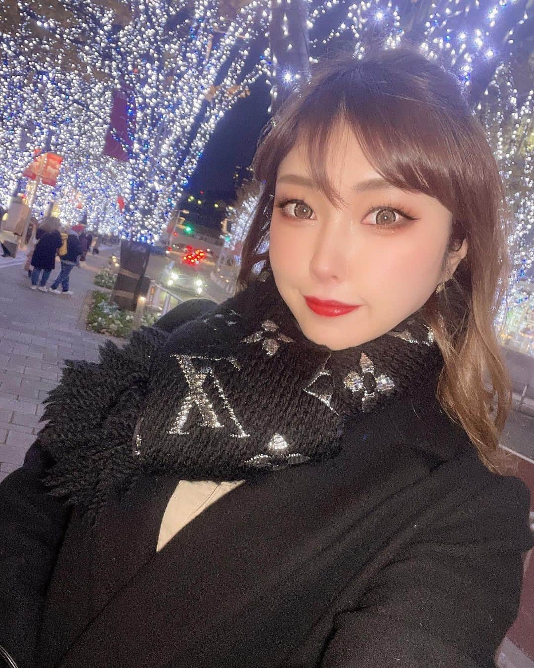 のインスタグラム：「. 🎄🎄🎄 ・ クリスマス感🎅🔔✨ あーっという間に2021年も終わるね🙄 ・ ・ ・ #クリスマス #六本木ヒルズ #けやき坂」