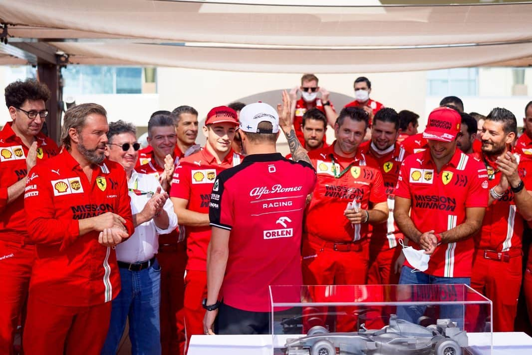 キミ・ライコネンさんのインスタグラム写真 - (キミ・ライコネンInstagram)「Grazie @scuderiaferrari」12月12日 0時09分 - kimimatiasraikkonen