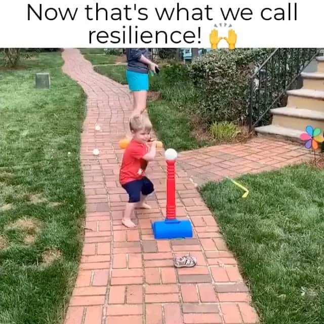 メリル・デイヴィスのインスタグラム：「😂🙌🏼♥️ ••• Video Credit: mattster42 on TikTok ••• #getup #inspiration #youcandoit #omgpage #omgedit #omgvideo #instagood #resilience」