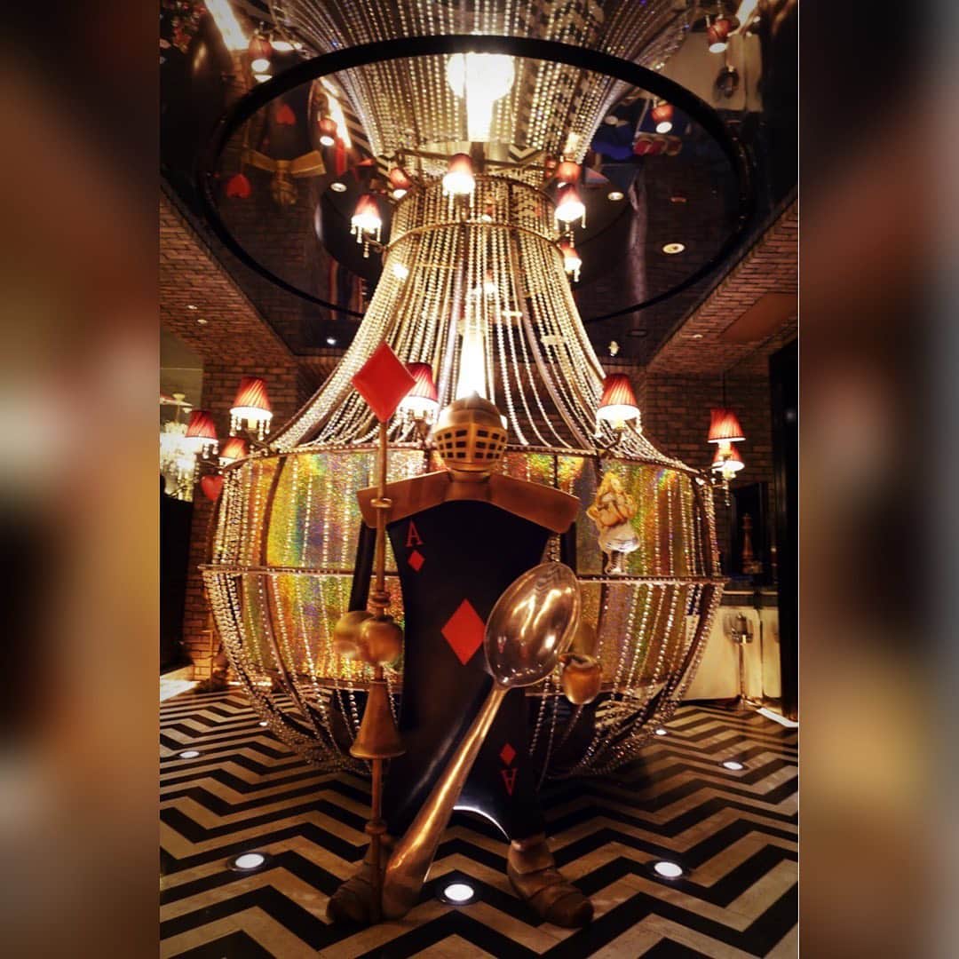 のインスタグラム：「A wonder land.  ⠀ #voiceactorslife #声優 #twistedwonderland #ツイステッドワンダーランド」