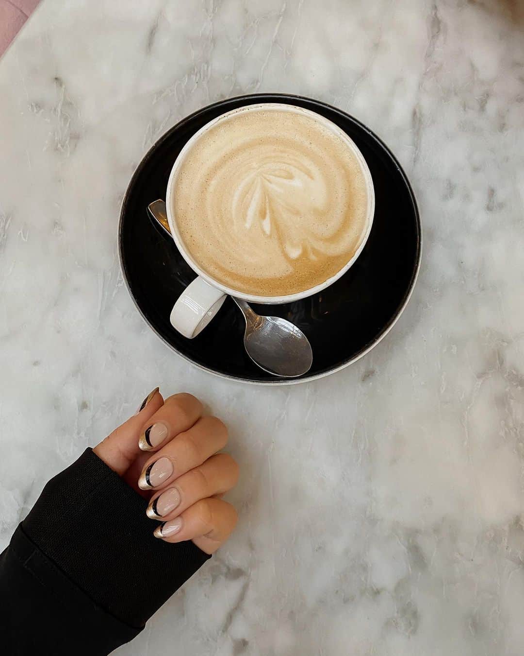 Anna Nyströmのインスタグラム：「☕️」