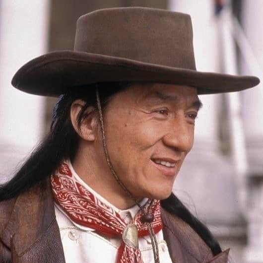 ジャッキー・チェンのインスタグラム：「Life can only be understood backwards, but it must be lived forwards.」