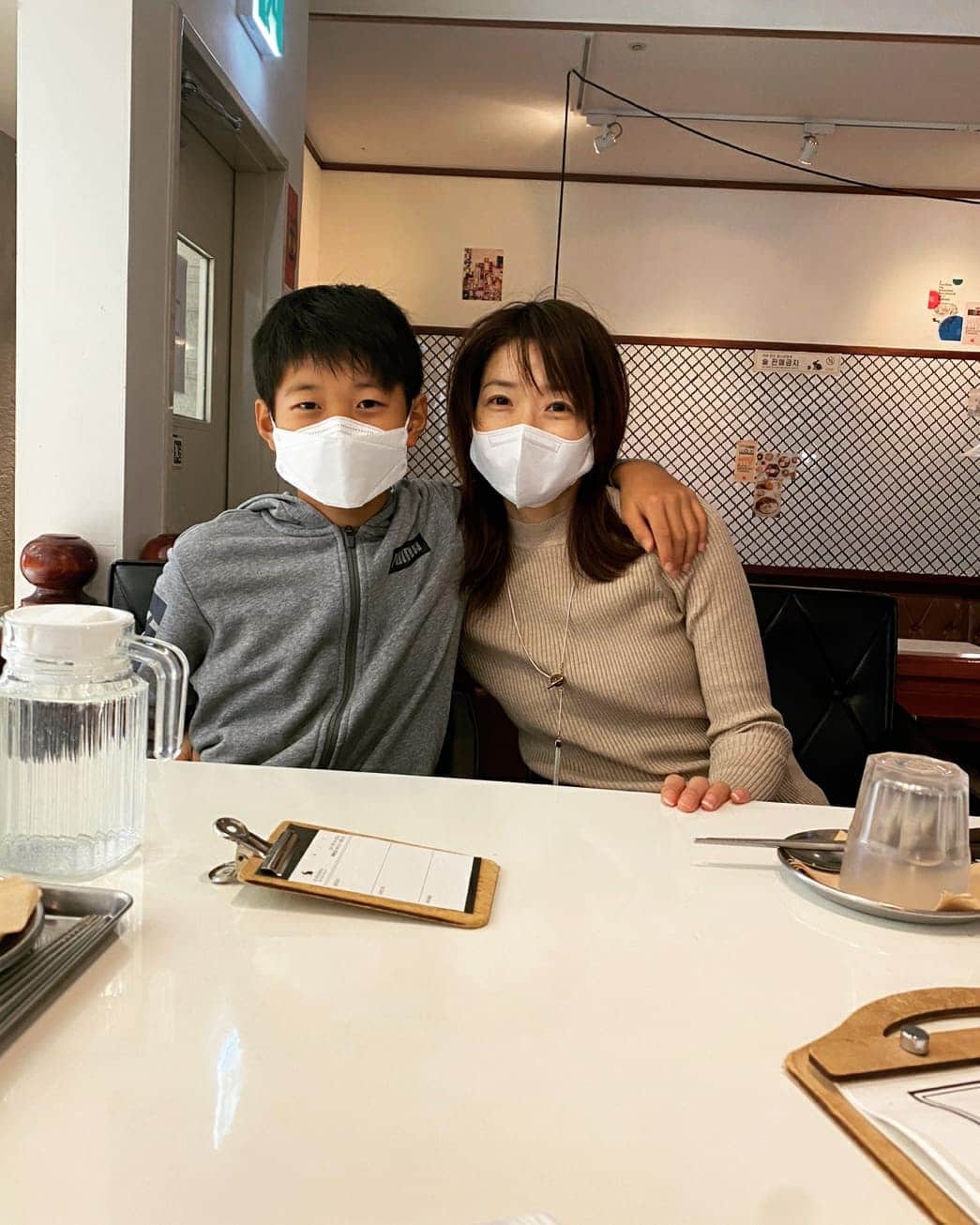 阿部美穂子さんのインスタグラム写真 - (阿部美穂子Instagram)「🎄 こちらも釜山 ロッテホテルは ロッテデパート＆ 地下鉄と連結していて とっても便利 おすすめです💛 ヒアーは、here ⁉️ 부산에서는 도시걷기 지하철도 탔어요🚉 #リピート#韓国#旅行#日本#行きたい #부산맛집#부산카페#🧳」12月12日 15時22分 - miiko904