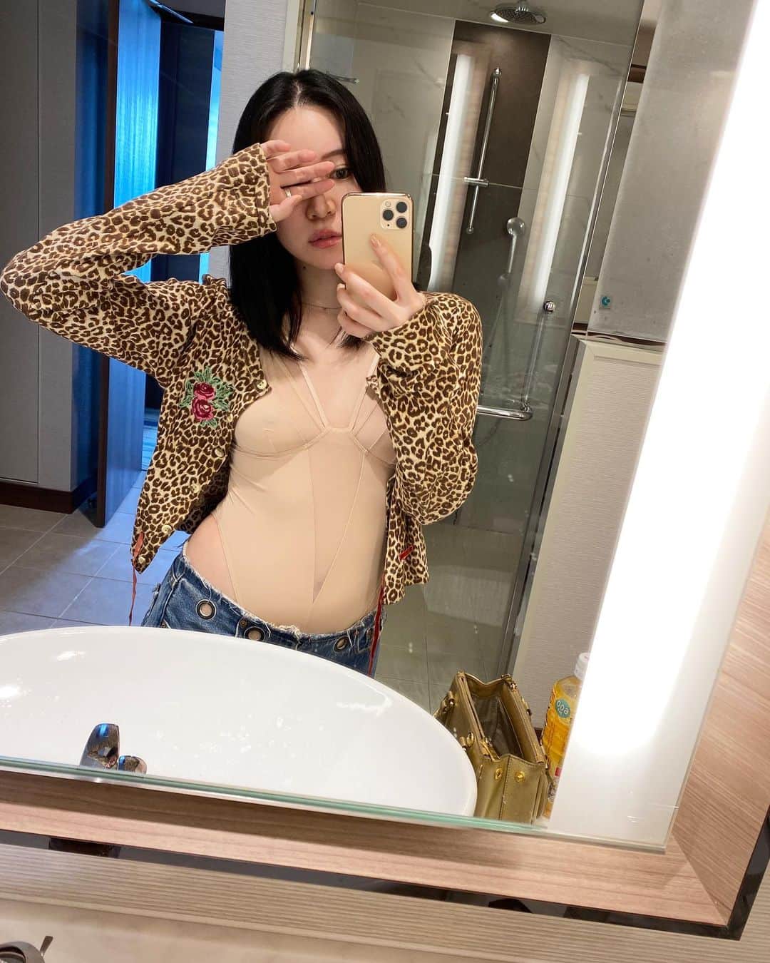 DJ mariennuのインスタグラム：「🐆🌹 #leopard」
