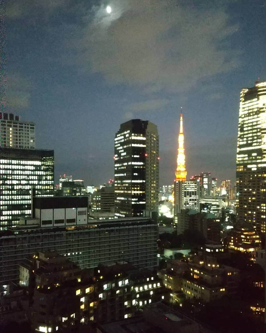 松坂南さんのインスタグラム写真 - (松坂南Instagram)「#lovetheearth  #lovethesky☁️  #tokyo」12月13日 0時35分 - minami_matsuzaka