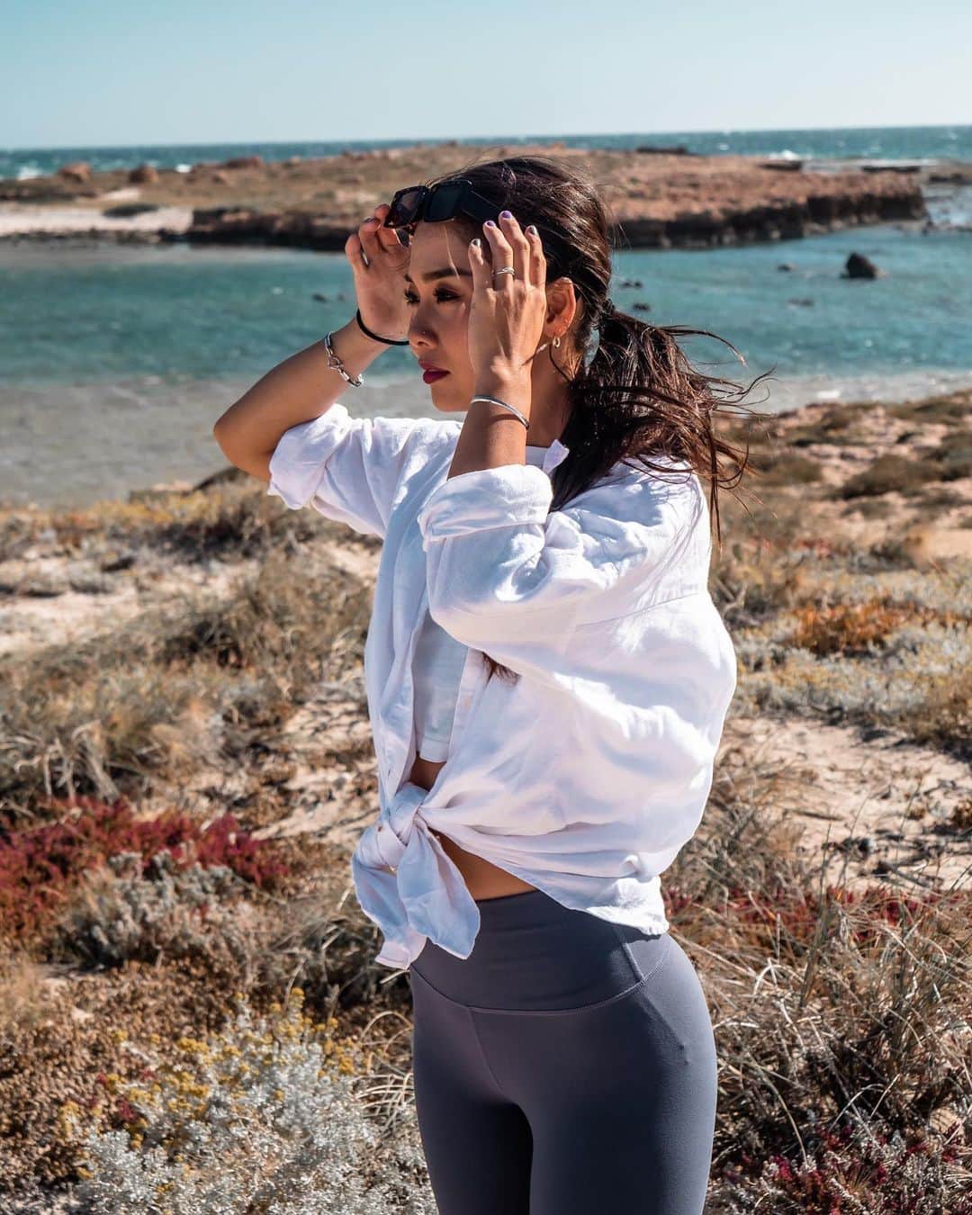 のインスタグラム：「この辺りから虫の怖さに気づき薄着なるのやめたねん！！けどこの時点でほぼ旅の後半😂👐  旅中暑いから毎日薄着なってたら いつの日にか3箇所ミジー？に刺されてずっと痛痒くて １ヶ月経った今でも跡残っててたまに痒い〜😶  犯人は絶対にミジーやと思うわ〜！初めて刺された〜まじミジー怖い〜笑  暑くても大自然の中ではあんまり薄着はよくないね！特に夏は虫多いからね👙⚠️🪰  ┈┈┈┈┈┈┈┈┈┈ 🇦🇺#australia #西オーストラリア  📍#carnarvon」