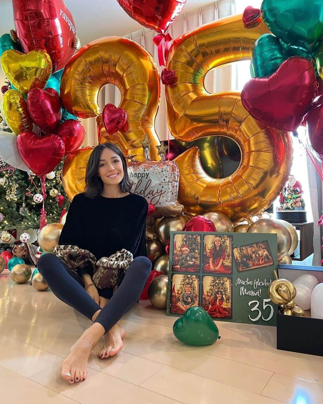 アンドレス・イニエスタさんのインスタグラム写真 - (アンドレス・イニエスタInstagram)「35! Qué bonito celebrarlo juntos y disfrutar cada minuto contigo mam, porque soy y somos unos afortunados de estar a tu lado! Gracias por todo y sobretodo, sé feliz! Te queremos! Te quiero! #ravapas💫   35！一緒に祝うことができ、ママと一緒の時間をを楽しむことができ、本当に素敵な日でした！私含め、ママのそばにいられることがなにより幸せです！いつもありがとう、幸せに過ごそうね！愛してるよ！みんな愛してるよ！#ravapas💫」12月12日 21時08分 - andresiniesta8