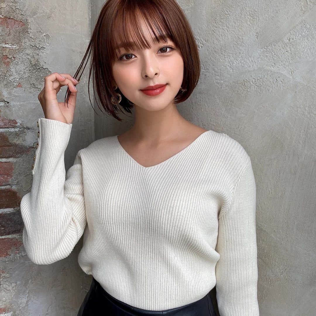 かおりのインスタグラム：「・ ・  12月ももう中旬🎄🥺 ボブもいい感じ〜！  #ボブ　#ミニボブ」