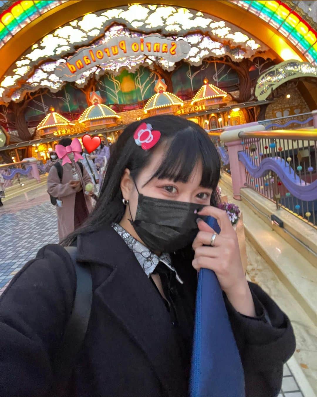 山下恵奈のインスタグラム：「なんか帰り気づいたら むくにリボンつけられてたから 記念に撮った^ ^  サンリオ一万円企画動画出てるので見てね〰⭐︎」
