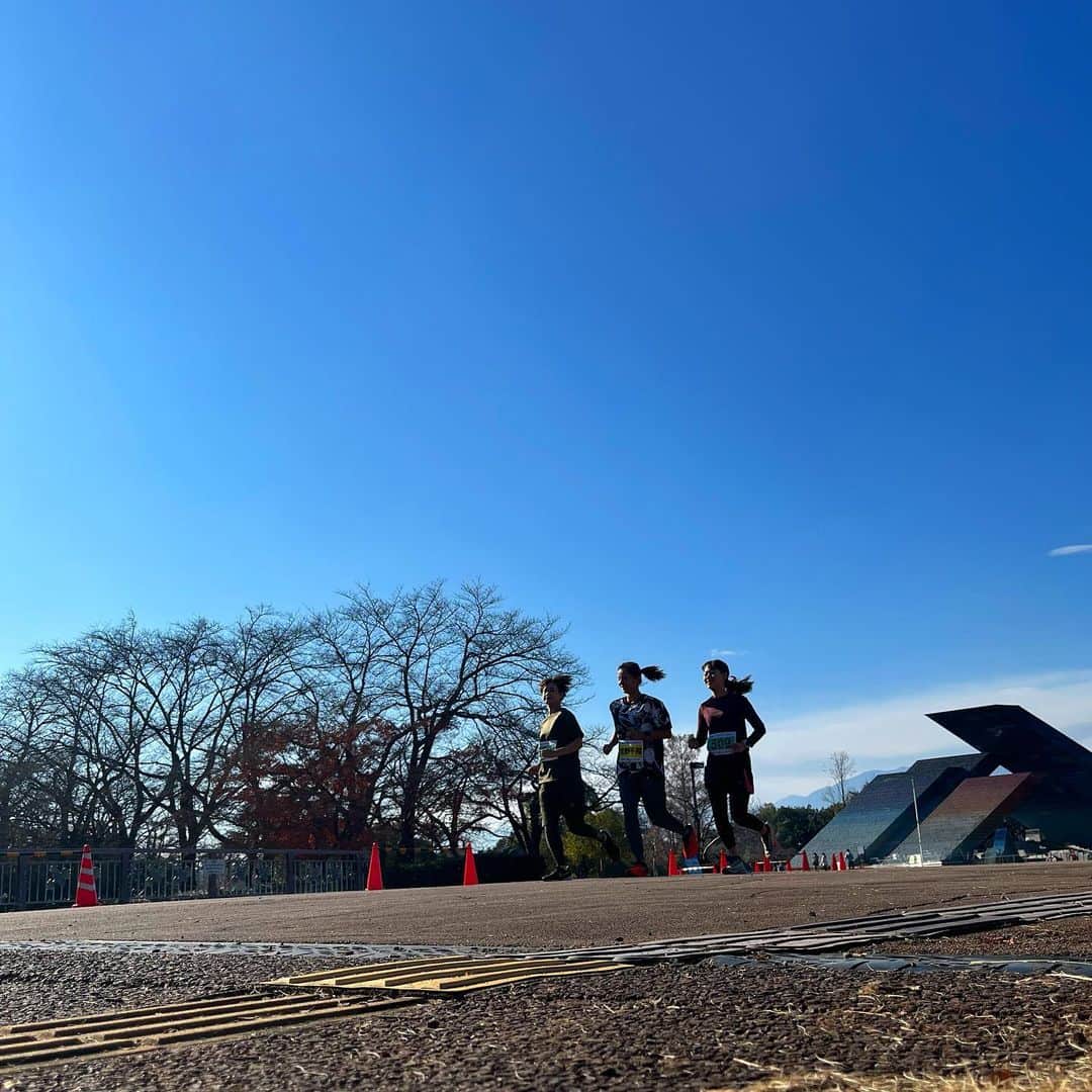 佐野千晃のインスタグラム：「⁡ 山梨での初大会！！ ⁡ 山梨スペシャリティハーフマラソン+5キロ10キロマラソンにゲストランナーとして行ってきました！！ ⁡ YouTubeを撮ったからみんな楽しみにしててね🤤 ⁡ あーーーーーー ⁡ 楽しかった🤤🤤🤤🤤🤤🤤笑 ⁡ #run #running #marathon #フルマラソン #マラソン #マラソン女子 #人生自由自在 #走る女子 #ファッション #ウェア #楽しく走る #ランニング #ジョギング」