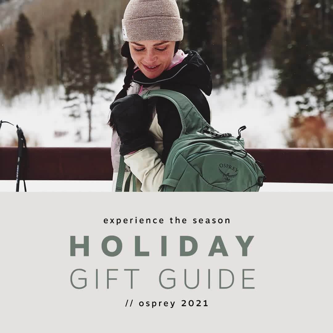 オスプレーのインスタグラム：「Whether you’re breaking bread or breaking trail, ‘tis the season for soaking in the moment. What better way to celebrate the present than giving a gift that delivers experiences of every size? From a night at the 5 million-star “hotel” to a long weekend visiting family to solitude in the mountains—our gifts are the gateway to the best moments of the season.   Inspire holiday adventure—shop for the season at the link in our bio.  #ospreypacks」