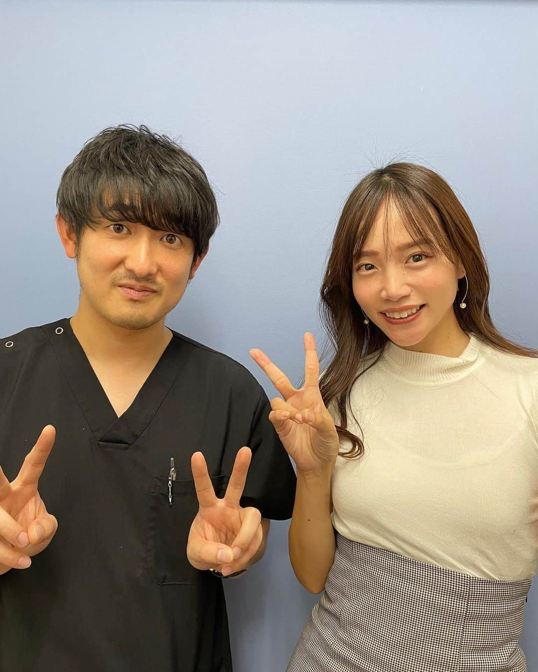 古田ちさこさんのインスタグラム写真 - (古田ちさこInstagram)「美容レポ📝  美肌治療してきました💆‍♀️💫  ✴︎ #ウルトラリフトプラスHIFU  頬とあご下に当ててもらったよ💫  #湘南美容クリニック銀座院 @sbc_ginza05 で受けられます🐥  今まで色々な美容施術を試してきた結果、定期的に受けたい施術No.1のハイフ✨  ハイフは超音波で肌に熱を加えて皮膚弾力性アップ、リフトアップを狙う美肌治療です😎  肌の表面ではなくピンポイントで奥に照射されるのでダウンタイムなし。終わったらすぐメイクできていつも通りでいられるので気軽に受けられる♬  ハイフは人気なのでエステにもメニューが沢山あるけれど、クリニックの方が長期的な効果を感じられるので今回 @sbc_ginza05 にお願いしたよ💕  写真は先日銀座院の院長に就任されたばかりの木田院長と撮っていただきました✌️ クマとり手術西日本No.1の木田先生✨ 木田先生のアカウント @sbc_kida_kuma 、ビフォーアフター見応えあってずっと見ちゃう👀✨✨  #ハイフ#hifu#美肌#美肌治療#美容医療#美容#美容好き#アンチエイジング#美容クリニック#湘南美容外科#湘南美容クリニック」12月12日 23時09分 - chisakofuruta