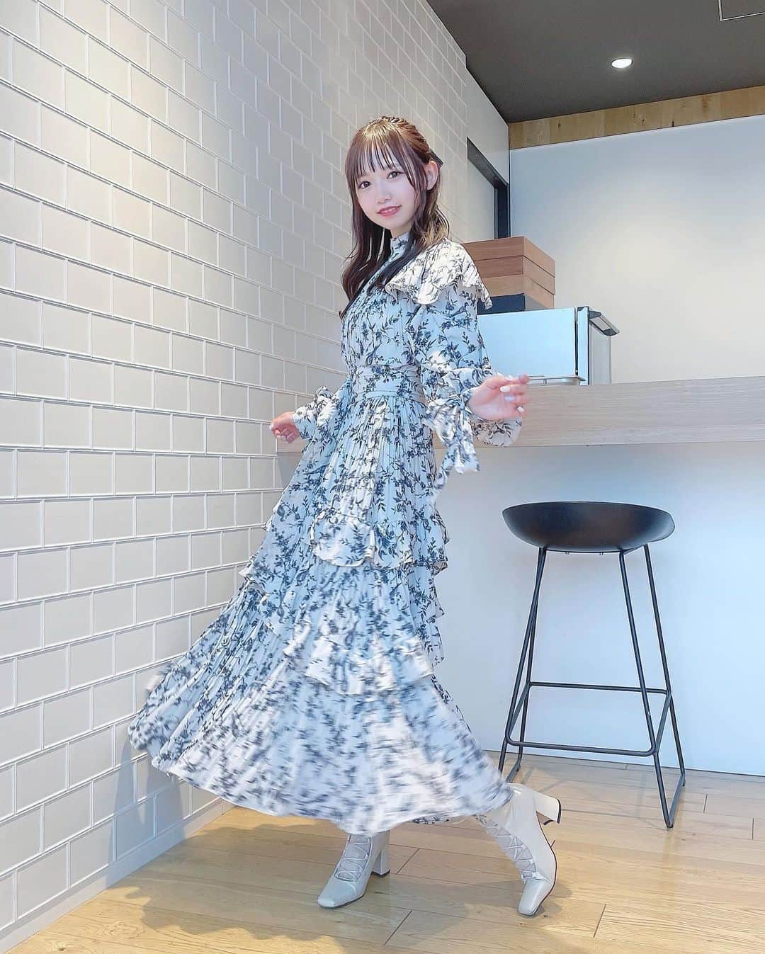 畑美紗起のインスタグラム：「今年お気に入りすぎるワンピ☺️  フリルがたくさんでどタイプなの☁️🤍  スカートの広がりもかわいすぎるでしょ〜🌸  ワンピース🏷 @snidel_official   #ヘア #ファッション #ファッションコーデ #髪型 #髪型アレンジ #ヘアアレンジ #今日のコーデ #冬コーデ #ラストアイドル #ラストアイドル2期生 #スナイデル #畑美紗起 #ワンピース #ワンピースコーデ #fashion #fashiongram #fashionista #ootd #snidel #snidelワンピース #ootdfashion  #instafashion #dailylook #hairstyle #outfit #hair #onepiece #japanesegirl #japanese #みちゃしふく」