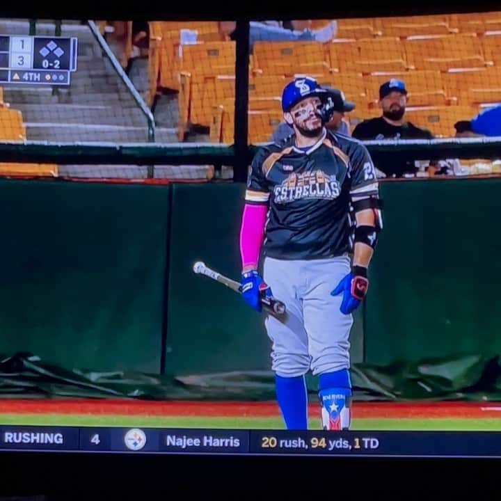 レネ・リベラのインスタグラム：「Enjoying #PuertoRico baseball Today was the All Star Game had fun with the present and the future of our baseball 🇵🇷❤️🙏🏽」
