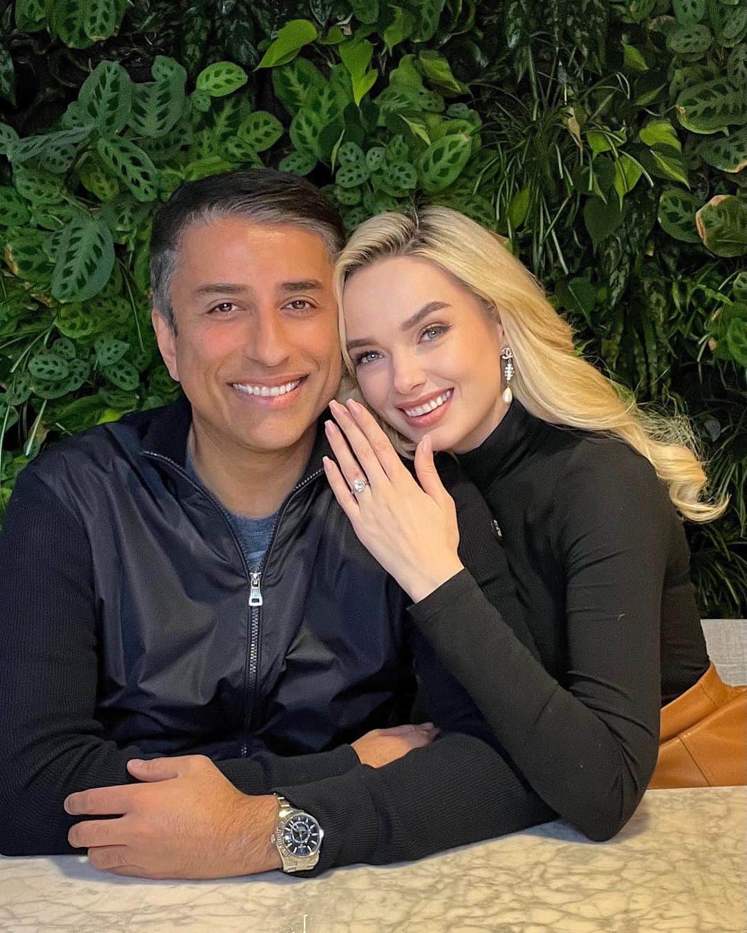 エム・フォードのインスタグラム：「💍 I SAID YES!!!!! 💍 3.12.2021 - The happiest day of my life.   Here’s to forever @8_cyl 🧡. I can’t wait to be your wife 👰🏼‍♀️🤴🏽.」