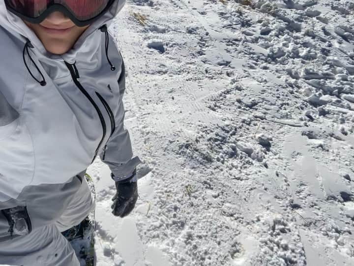のインスタグラム：「went snowboarding for the first time ever today at big bear. I am quite proud」