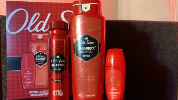 Reggie COUZのインスタグラム：「Holy Tony’s back with some more @oldspice goodies for the Holidays! #SponsoredObviously」