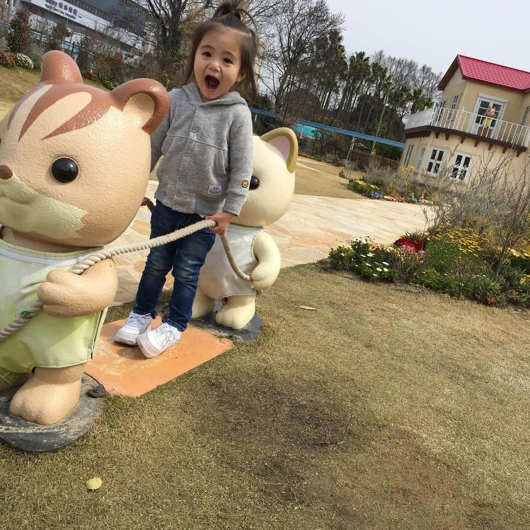 石津大介さんのインスタグラム写真 - (石津大介Instagram)「小さい時から遊びに行ってたかしいかえん🥺 親となり、自分の子供も楽しませてくれた素敵な遊園地😊✨✨  たまたま遊びに行った日に、福岡くんの取材を受けて、それもまた思い出です😂  30日で閉園のかしいかえんありがとう🌈💜  写真は2歳～6歳☺️💜  #かしいかえん#ありがとう#子供#大人#楽しかった#思い出#福岡くん」12月27日 20時33分 - aina.2632