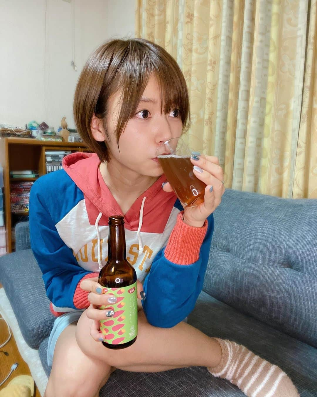 小坂田純奈さんのインスタグラム写真 - (小坂田純奈Instagram)「北海道の実家でビール！ 飲みたくなるっしょ🍺👏🏻笑  安納芋のビールなんだけど、 程よい甘さとコクがあって凄い…！ 初めて飲んだ😳😳 大根島醸造所( @daikonshima.brewery )さんのビール珍しいビールの種類もあって飲むの楽しい👏🏻💓  #大根島醸造所 #ビール好き #ビール好き女子 #お酒好き女子 #酒好き女子 #ビール女子」12月27日 20時45分 - official_junata