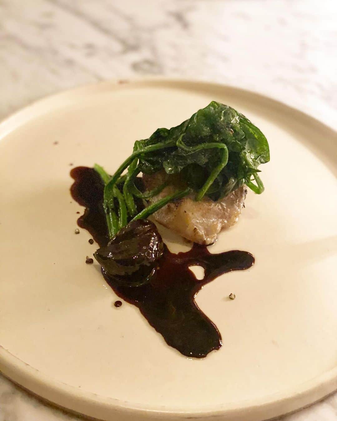 青野美沙稀さんのインスタグラム写真 - (青野美沙稀Instagram)「親友たちと クリスマスイヴイヴディナーした日🎄 ⁡ 今年もそばにいてくれて ありがとうの気持ち🐶❤️‍🔥 ⁡ おいしいご飯に止まらないおしゃべり 素敵な時間でした💋💋 ⁡ #親友 #gentle #gentledining  #dinner #ディナー #グルメ女子  #おしゃれディナー  #ドレスコードは赤」12月27日 20時37分 - misaki_aono
