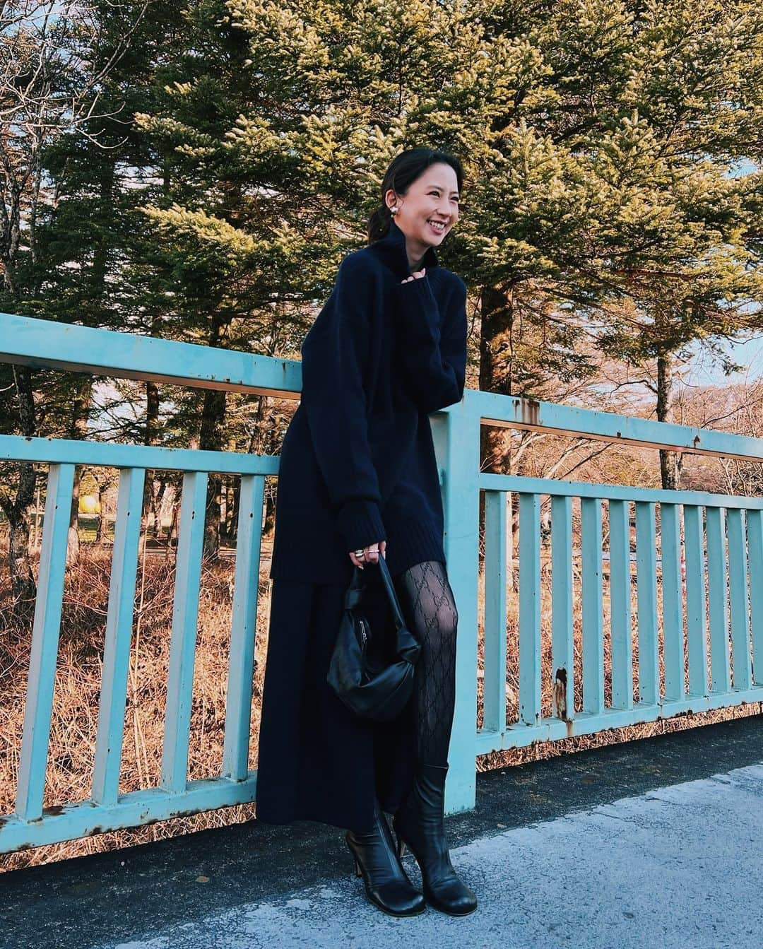 河北麻友子さんのインスタグラム写真 - (河北麻友子Instagram)「FASHION JACKET: Ameri SET: ETRÉ TIGHTS: Gucci BOOTS&BAG: Bottega Veneta #FASHION #OOTD #麻友コーデ」12月27日 22時06分 - mayukokawakitaofficial