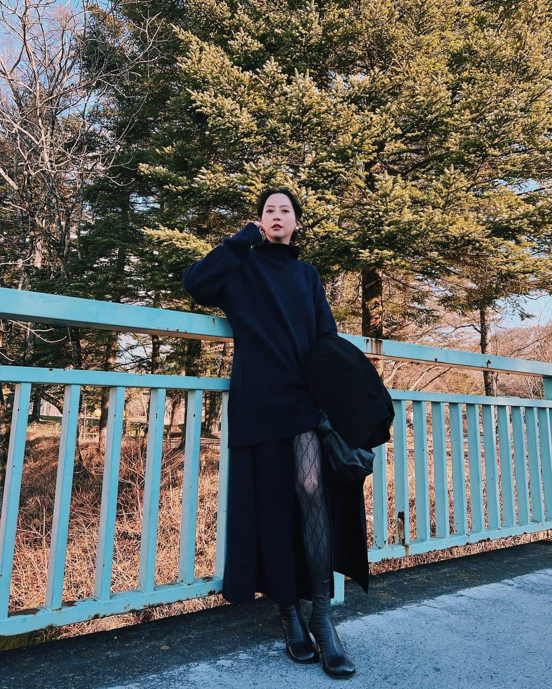 河北麻友子さんのインスタグラム写真 - (河北麻友子Instagram)「FASHION JACKET: Ameri SET: ETRÉ TIGHTS: Gucci BOOTS&BAG: Bottega Veneta #FASHION #OOTD #麻友コーデ」12月27日 22時06分 - mayukokawakitaofficial