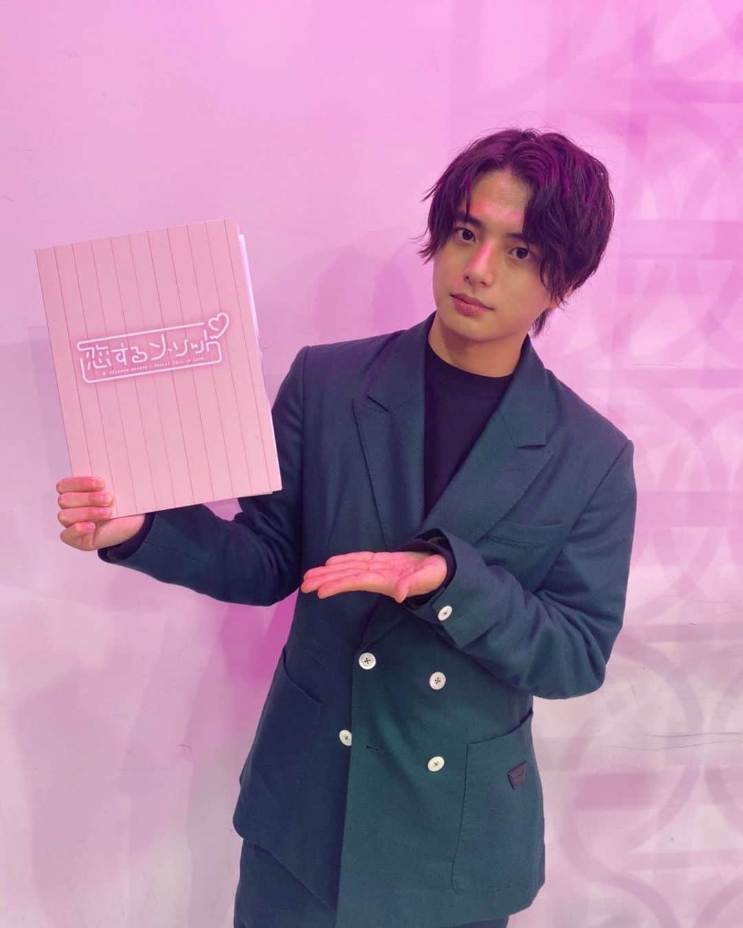 のインスタグラム：「ABEMA TV「恋するメソッド　特別編　〜年末大集合SP〜」ご視聴ありがとうございました！  クリスマスに続いて、今回も過去の出演者が集まりました！来年のモテ運勢も占っていただき、順位発表される時はドキドキしました笑笑  見逃した方もインスタのストーリーから見れるので是非！  #恋するメソッド」
