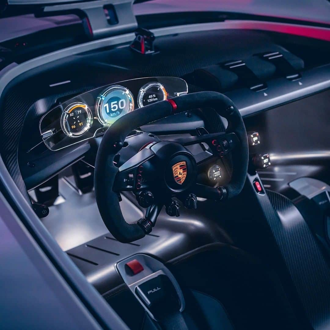 Porscheさんのインスタグラム写真 - (PorscheInstagram)「The final look has been unveiled, and now it's time to find out how it came to be. Hear from the creative design minds responsible for every one of Porsche Vision Gran Turismo's lines, curves and virtual features. Drive the sports car of the future in Gran Turismo 7 from 4 March, 2022. Link in bio. #PorscheVisionGT」12月28日 2時09分 - porsche