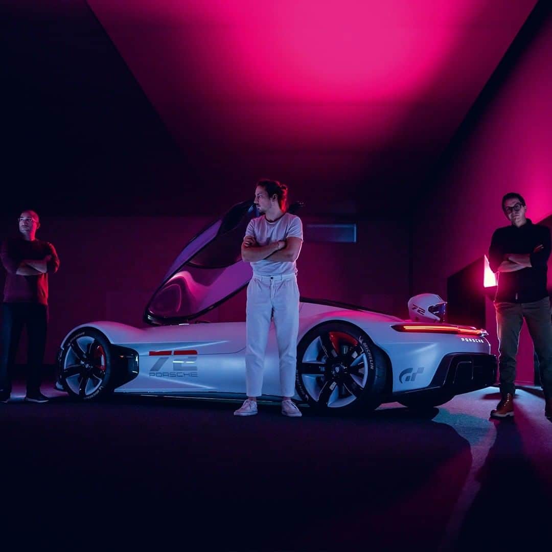 Porscheさんのインスタグラム写真 - (PorscheInstagram)「The final look has been unveiled, and now it's time to find out how it came to be. Hear from the creative design minds responsible for every one of Porsche Vision Gran Turismo's lines, curves and virtual features. Drive the sports car of the future in Gran Turismo 7 from 4 March, 2022. Link in bio. #PorscheVisionGT」12月28日 2時09分 - porsche