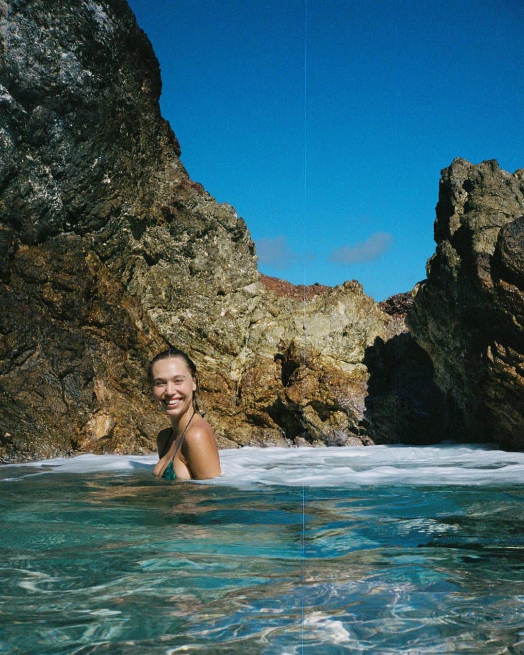 アレクシス・レンさんのインスタグラム写真 - (アレクシス・レンInstagram)「Heading to my favorite island with my favorite people and to say I’m excited is an understatement」12月28日 3時40分 - alexisren