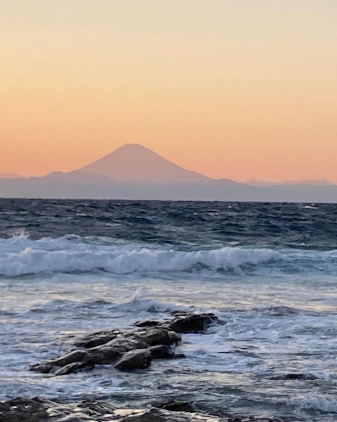 三澤勝洸さんのインスタグラム写真 - (三澤勝洸Instagram)「先日キャンプ行った時に見えた富士山。たまには自然に還るのも大事だなーと。夜は星も見えてめちゃ癒された時間でした」12月13日 19時36分 - masahiromisawakinako