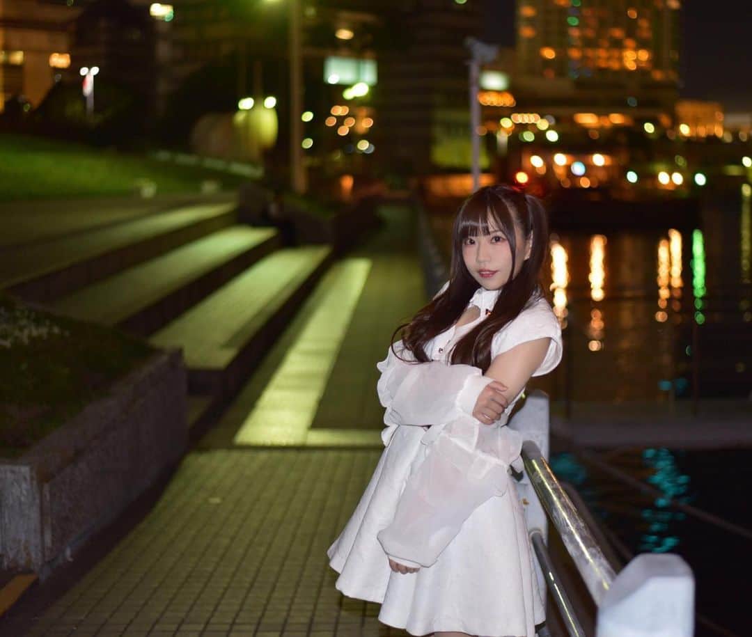 のインスタグラム：「夜のみなとみらい🎡 . . . . . . #みなとみらい#横浜#夜景#横浜観光#ポートレート#portrait#アイドル#girl#idol#kawaii#kawaiigirl#kawaiifashion#followme#cosplay#cosplayer#cosplaygirl#cosplayers#コスプレ#コスプレイヤー#コスプレ女子#東京#ファッション#可愛い#かわいい#follow#フォローミー#自撮り#可愛い女の子#かわいい女の子#夜」