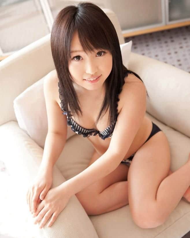にょにょ（グラドルやAV女優を応援する垢）のインスタグラム：「#松下ひかり ちゃん  12月13日のお誕生日おめでとう(・ω・)ノ🌴🎇🎆🎉🎂🎁🎉🎈 . . . #HikariMatsushita」