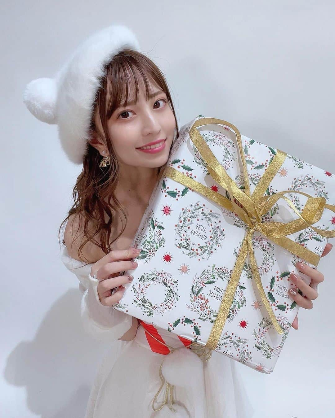 竹内星菜さんのインスタグラム写真 - (竹内星菜Instagram)「プレゼントどーぞ！ . . .  #クリスマス #christmas #チェキ #クリスマス宿題 #ゼロイチファミリア #ゼロイチ #宿題チェキ #happymerrychristmas #サンタコス #サンタ #サンタコスプレ #サンタクロース」12月13日 17時24分 - seina0227