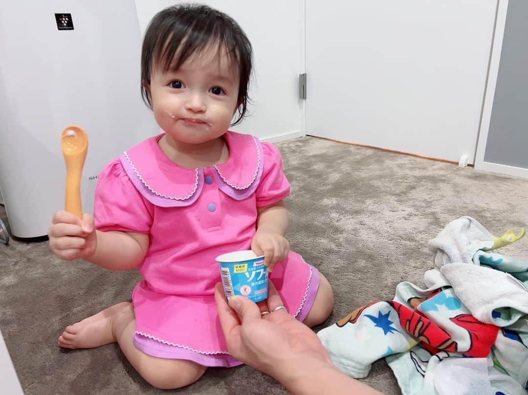 アレクサンダーのインスタグラム：「お嬢にきゅんきゅん❤️  #赤ちゃん #babygirl  #美人 #可愛くて鼻血ぶー #あー可愛い😍 #おー可愛い😍」