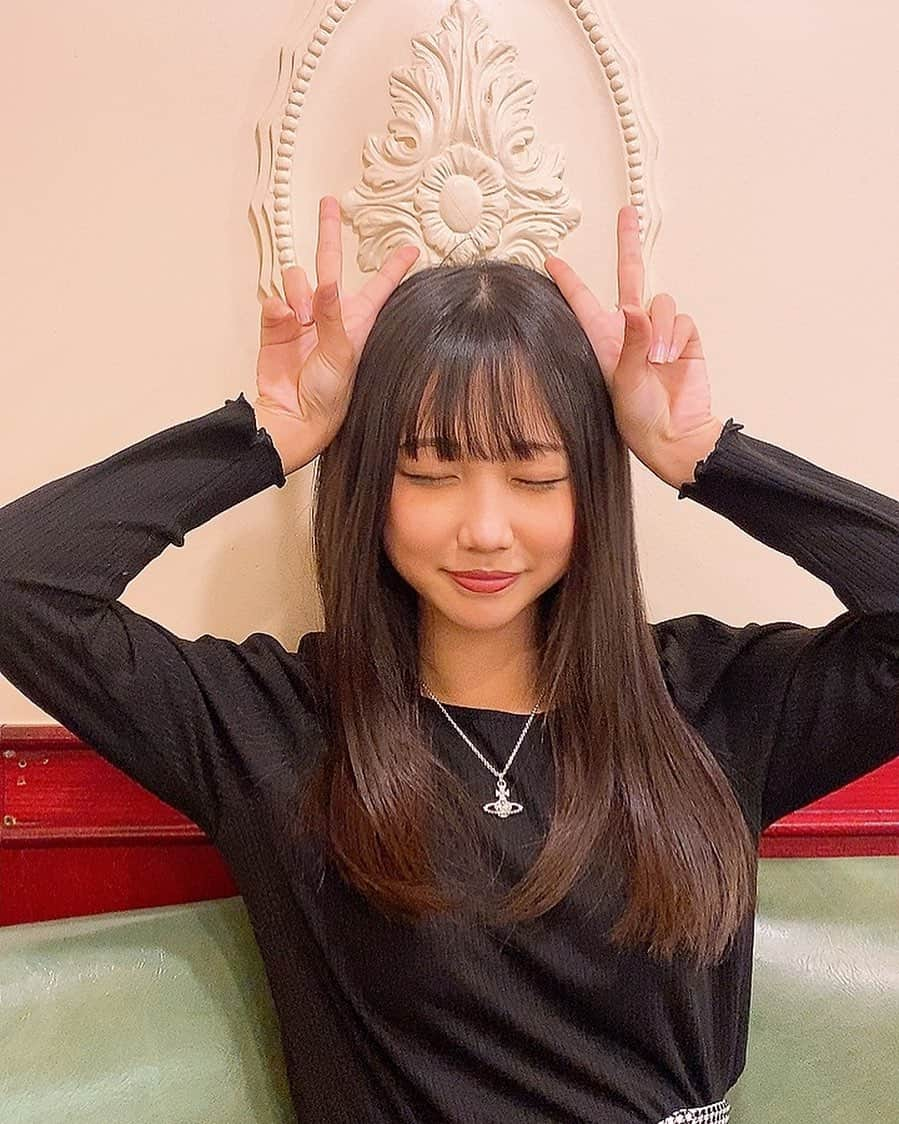 岩瀬みやびのインスタグラム：「(✌🏻️'ω'✌🏻️) . . . .  #jkブランド  #jk2  #ランチ  #カフェ  #ヘアモデル  #メイクモデル  #カットモデル  #撮影モデル募集  #被写体モデル  #写真好きな人と繋がりたい  #マツエク  #眉サロン」