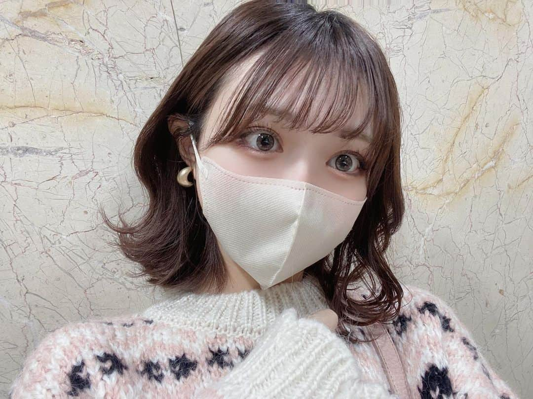 Ayanaさんのインスタグラム写真 - (AyanaInstagram)「📢｜通っている美容室について⋆ ⁡ ⁡ いけたむさんのところ行ってから 本当にヘアセットが楽ちんになった🥲🪄 @iketamu_style  ⁡ ドライヤー後なのにアイロン後みたいに 髪がつやつやストレートなの .. ！ ⁡ くせとかうねりで悩んでる子は 絶対人生変わるから🤭 嘘だと思って行ってみてね🍑‪‬‪⸝⸝⸝」12月13日 23時55分 - naalunlun