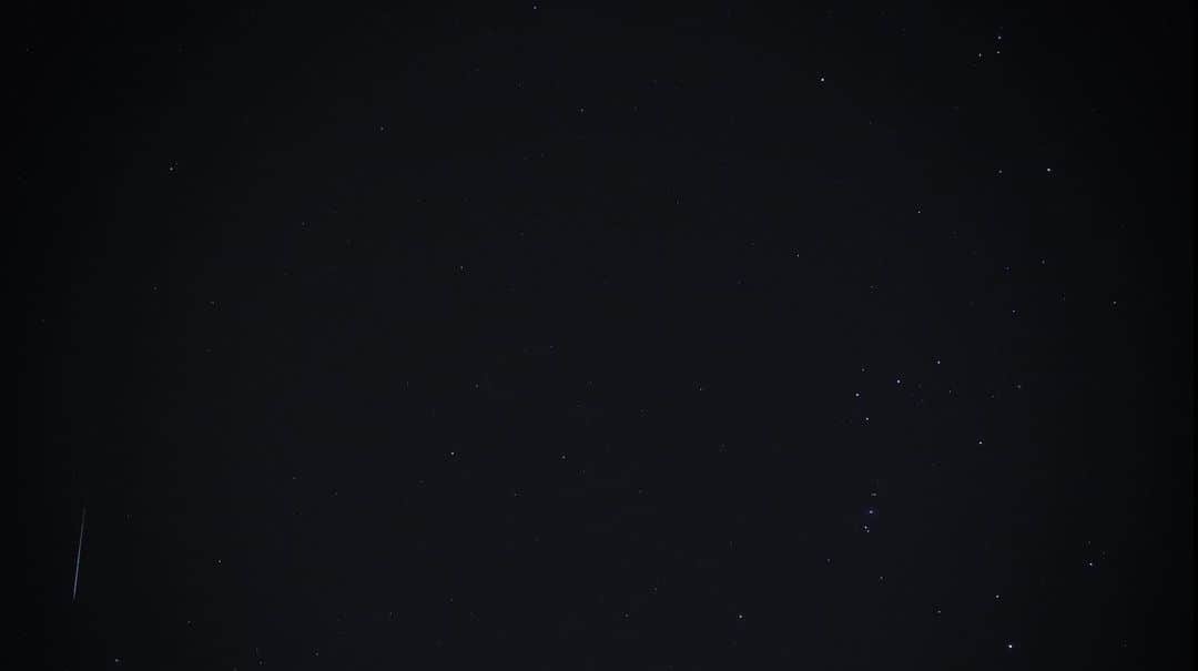 小川貴之のインスタグラム：「流星群(左下ソロ流星)」