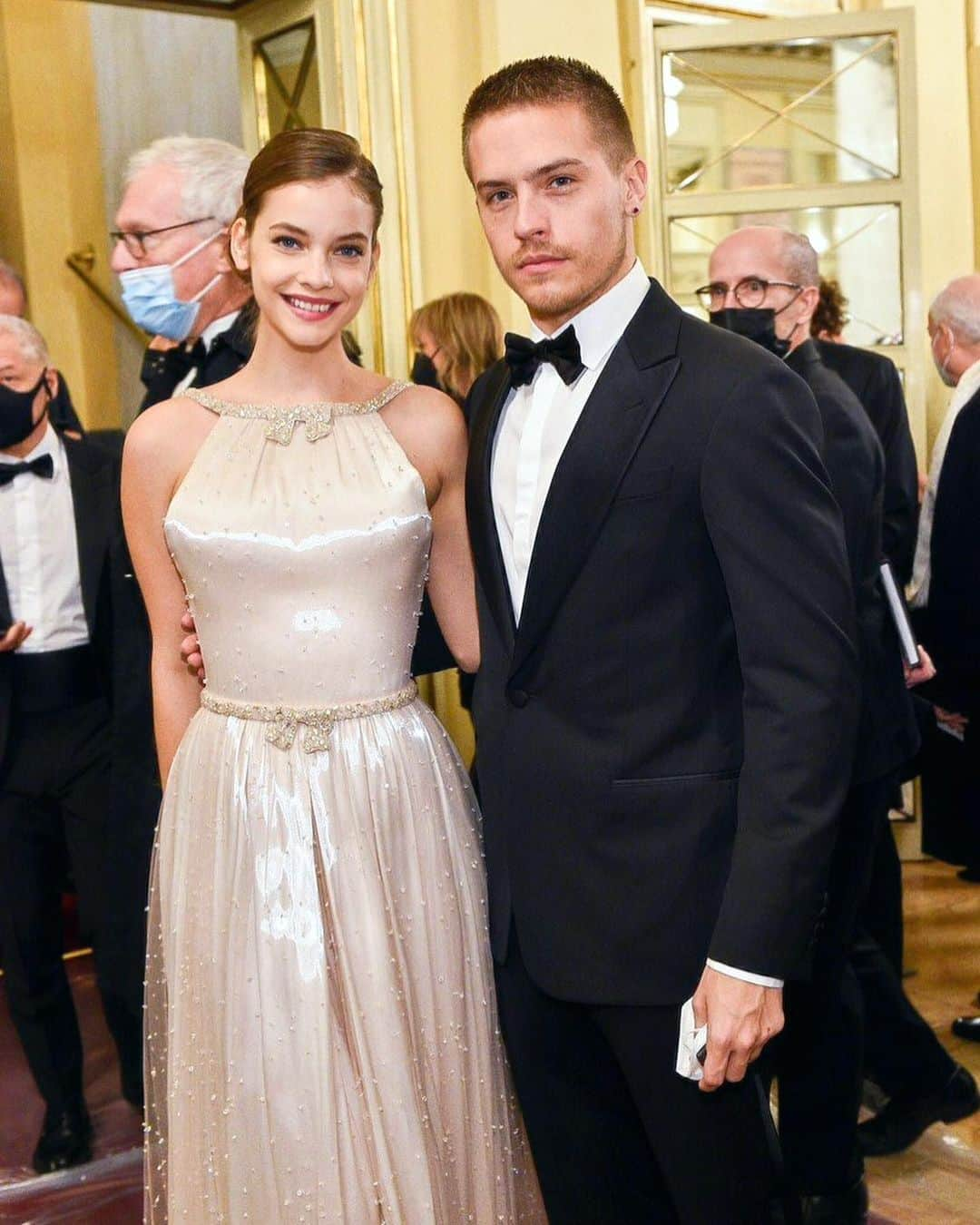 バルバラ・パルヴィンさんのインスタグラム写真 - (バルバラ・パルヴィンInstagram)「Beautiful night in Milan at the @teatroallascala opening ! 🤩 thank you @giorgioarmani @armanibeauty for having me and @dylansprouse . #armanilipPower #armanibeauty」12月14日 4時12分 - realbarbarapalvin