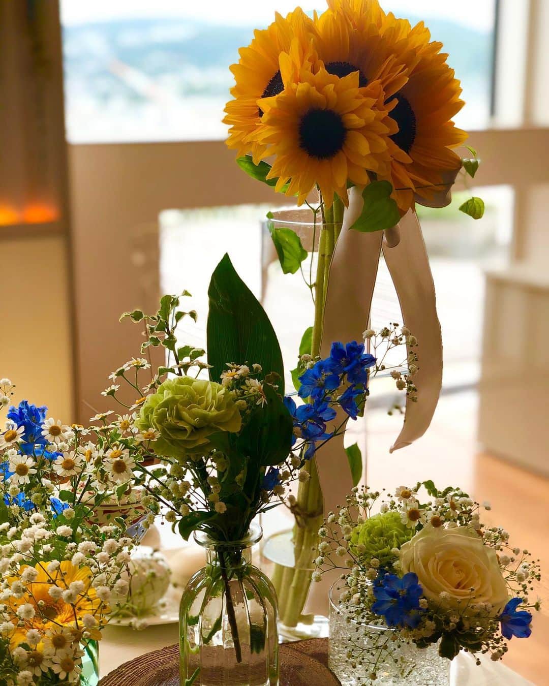 橋村依里南（泉屋アイナ）さんのインスタグラム写真 - (橋村依里南（泉屋アイナ）Instagram)「幸せの瞬間💐❤️  立ち会えると私も幸せ🥰💓 コロナでなくなってしまってるけど、またいつか誰かの幸せのお祝いができたらいいな💓  #花 #flower #flowers #wedding #happywedding #congratulations #friends」12月14日 14時12分 - h__irina_a