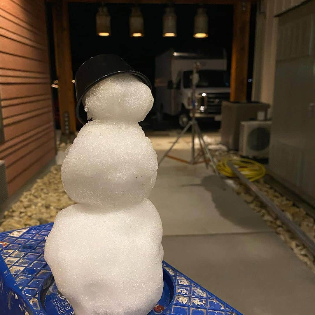 ジョディ・スウィーティンさんのインスタグラム写真 - (ジョディ・スウィーティンInstagram)「Well…. That’s a wrap here for me in Utah! Got to enjoy some snow and have some fun on set, but now I can’t wait to get home to my family!! It’s only been two weeks but I miss them ❤️❤️」12月14日 14時26分 - jodiesweetin