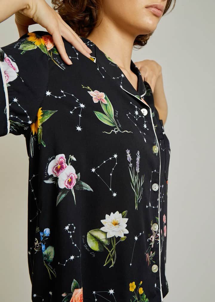 レイチェル アントノフのインスタグラム：「Our PJs are optimized for social dominance at any sleepover!」